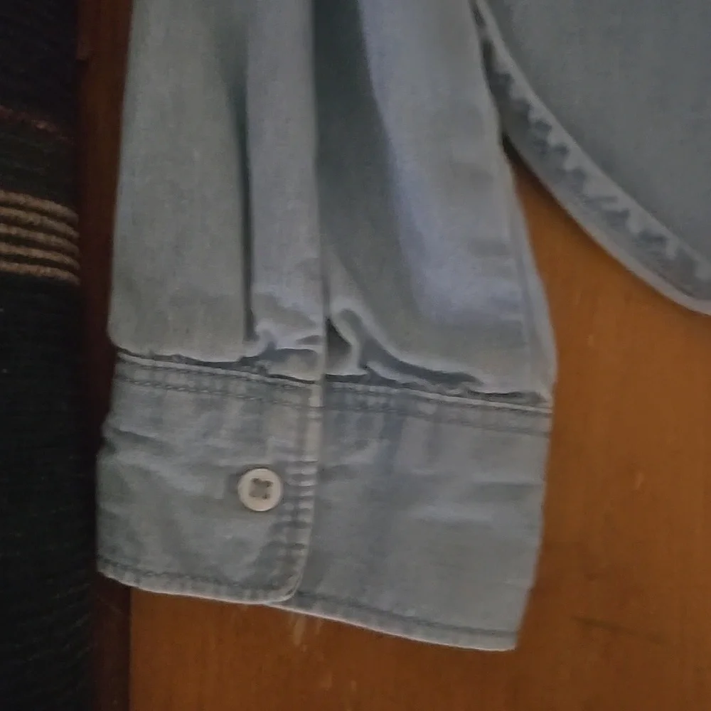 Size 10 Button Up Jean Jacket - Picture 5 of 6